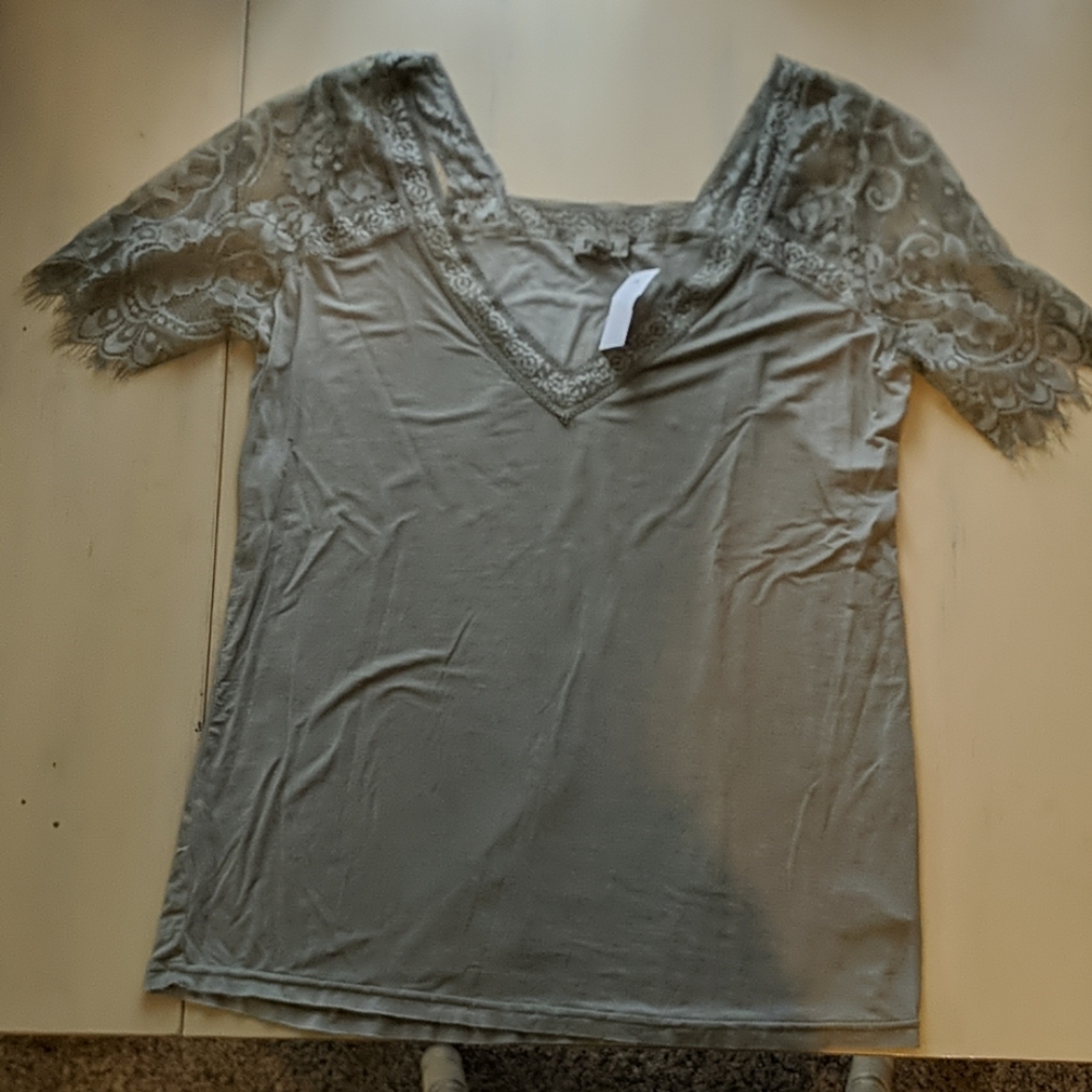 V Neck